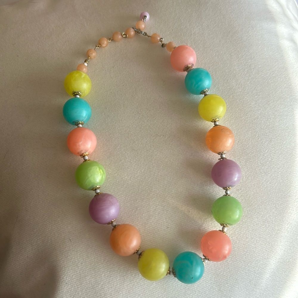 Bubble Gum Vintage Ball Necklace